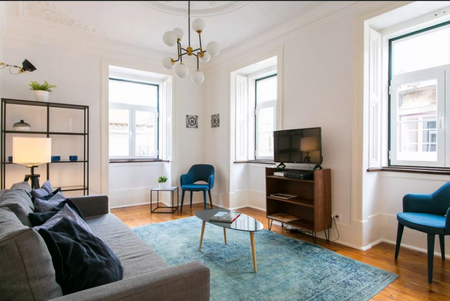 A Prime Apartment in Central Lisbon: A High-Yield Opportunity with Short-Term Rental Approval