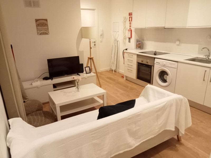 2 bedroom apartment in prime Lisbon location., Property for sale in Lisboa, Lisboa, PW3782