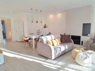 2 bedroom flat near Baleal beach, Property for sale in BL1069
