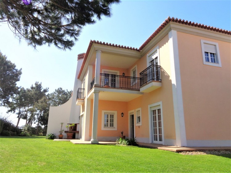 3 Bed Townhouse For Sale In Obidos Portugal