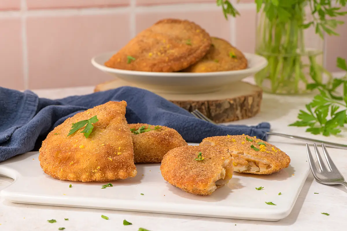 RIssóis are small fried meat cakes, usually from prawns or minced meat, found at every other Portuguese café and a perfect snack.